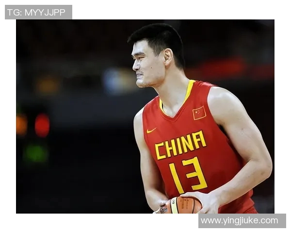 2002年姚明初登NBA舞台对阵湖人展现巨星潜力与篮球魅力