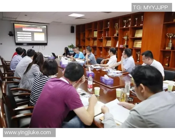 南京足球队与深圳足球队赛后复盘团队协作的成功与不足分析